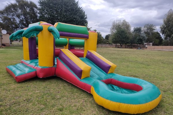 3 in 1 Castle — Jumping Jacks hire